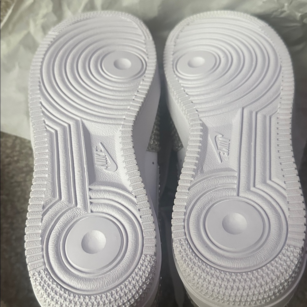 Women’s Nike Air Force 1 embellished Sneakers 9 - Picture 8 of 10